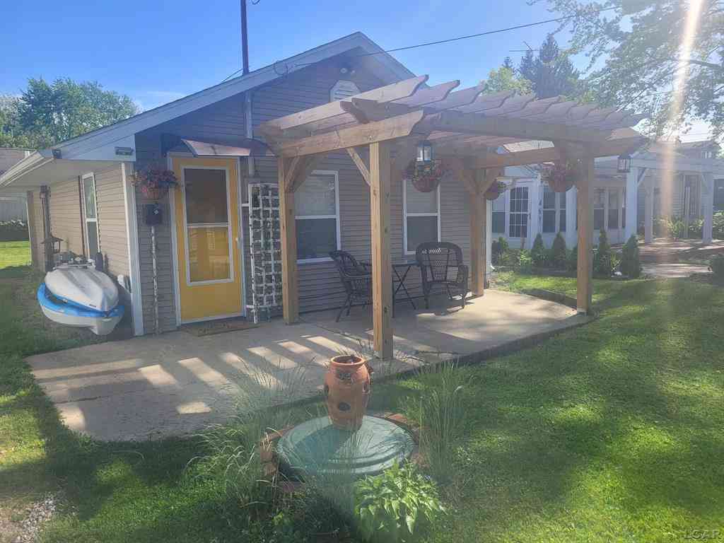 Homes For Sale - 465 Egan Highway <br/> Brooklyn, MI 49230