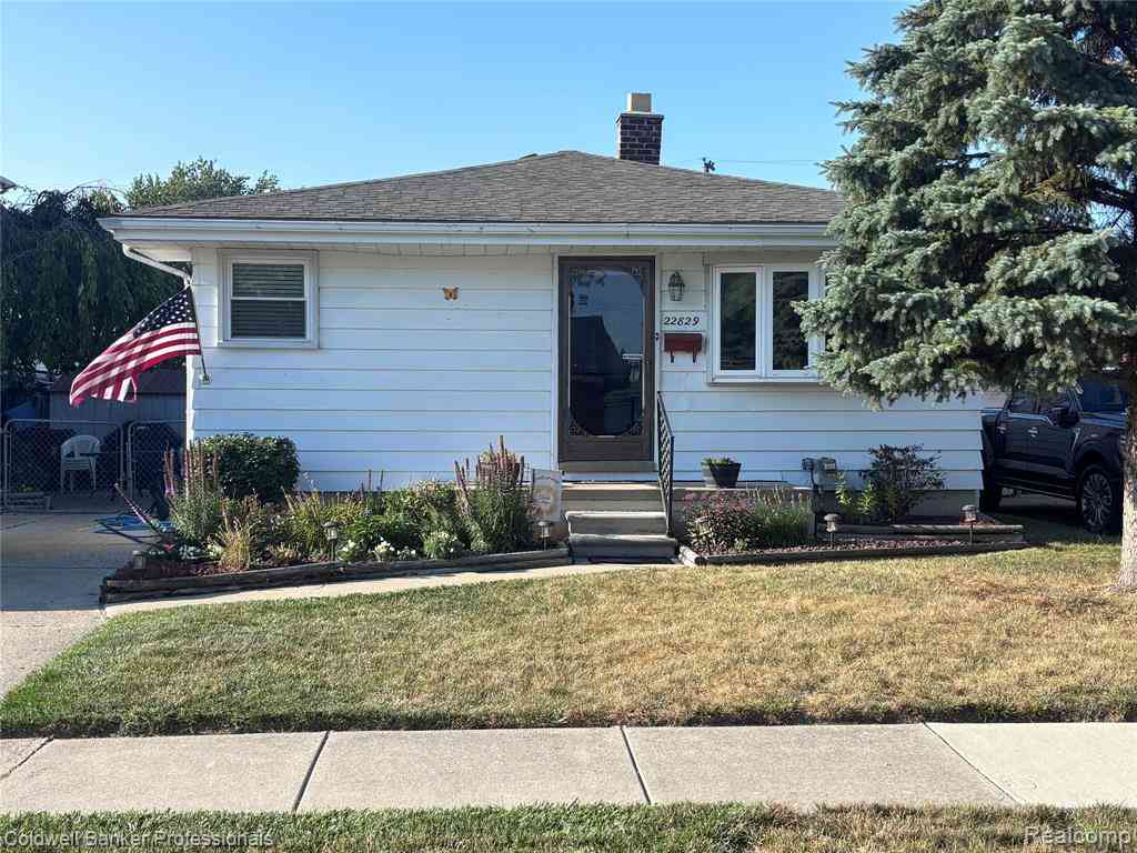 Homes For Sale - 22829 Arcadia Street <br/> Macomb County, Saint Clair Shores, MI 48082