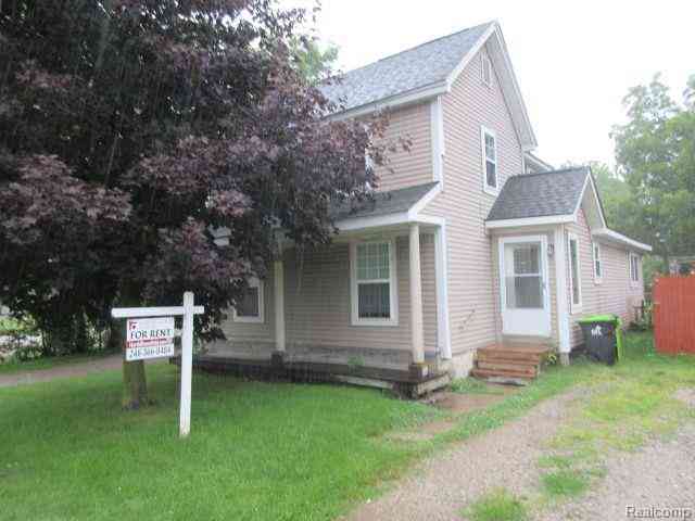 Condo For Rent - 301 S East Street  #1<br/> Genesee County, Fenton, MI 48430