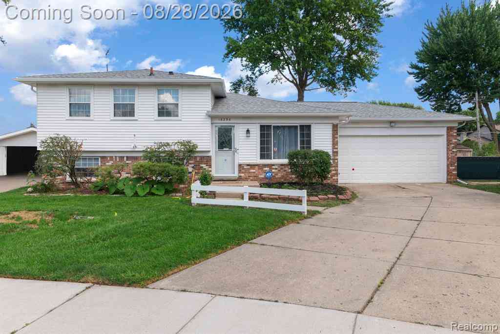 Homes For Sale - 16296 Picton Court <br/> Clinton Township, MI 48038