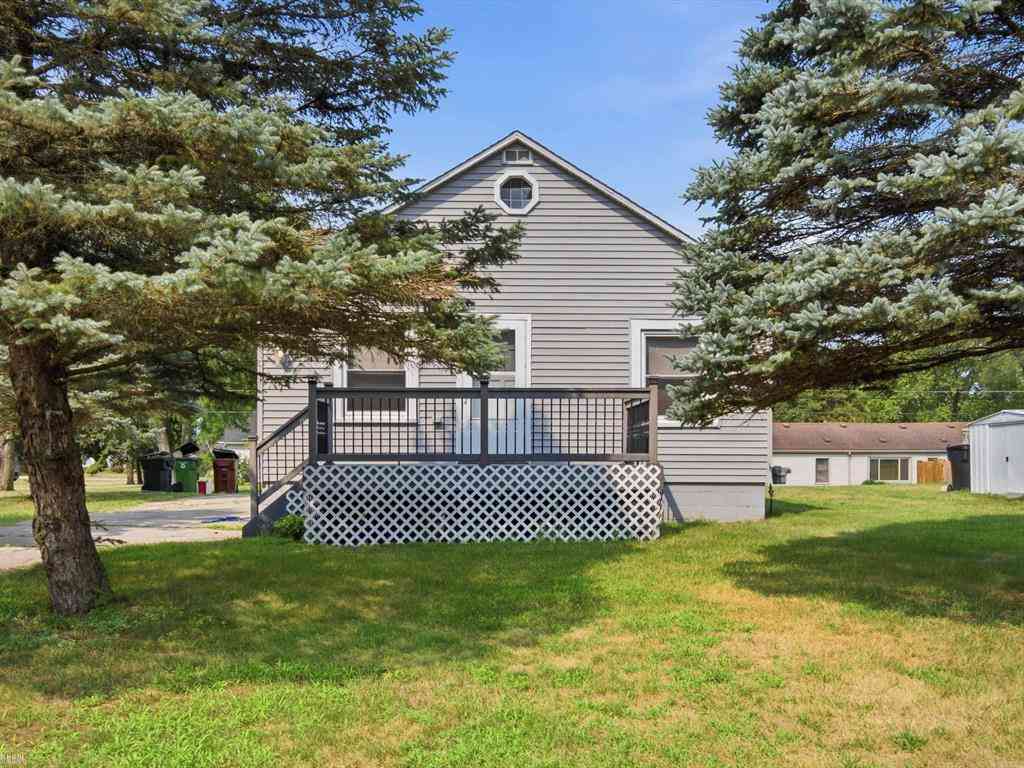 Homes For Sale - 47821 Betty Street <br/> Macomb County, Shelby Twp, MI 48317