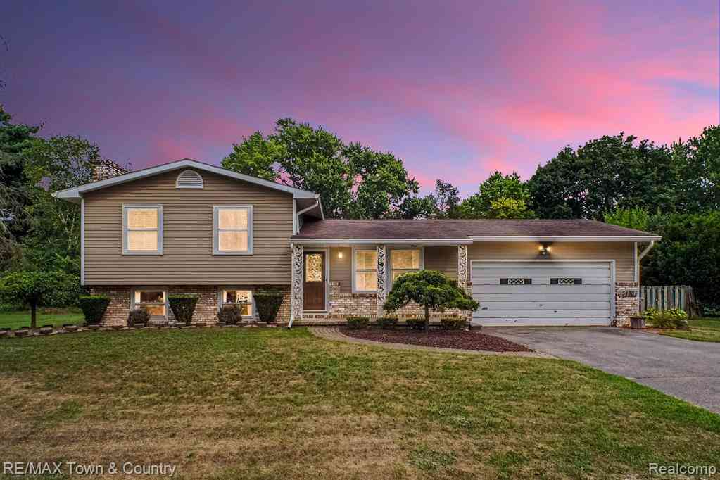 Homes For Sale - 5430 River Ridge Drive <br/> Flushing, MI 48433