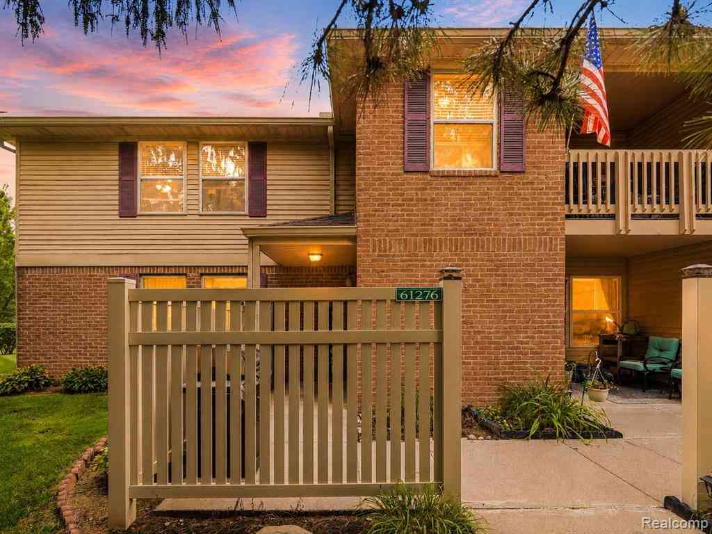 Condo For Sale - 61276 Greenwood Drive <br/> South Lyon, MI 48178