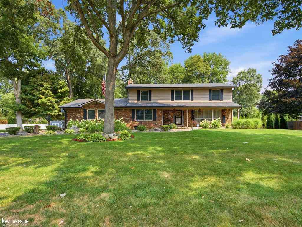 Homes For Sale - 6185 Golfview Drive <br/> Burton, MI 48509
