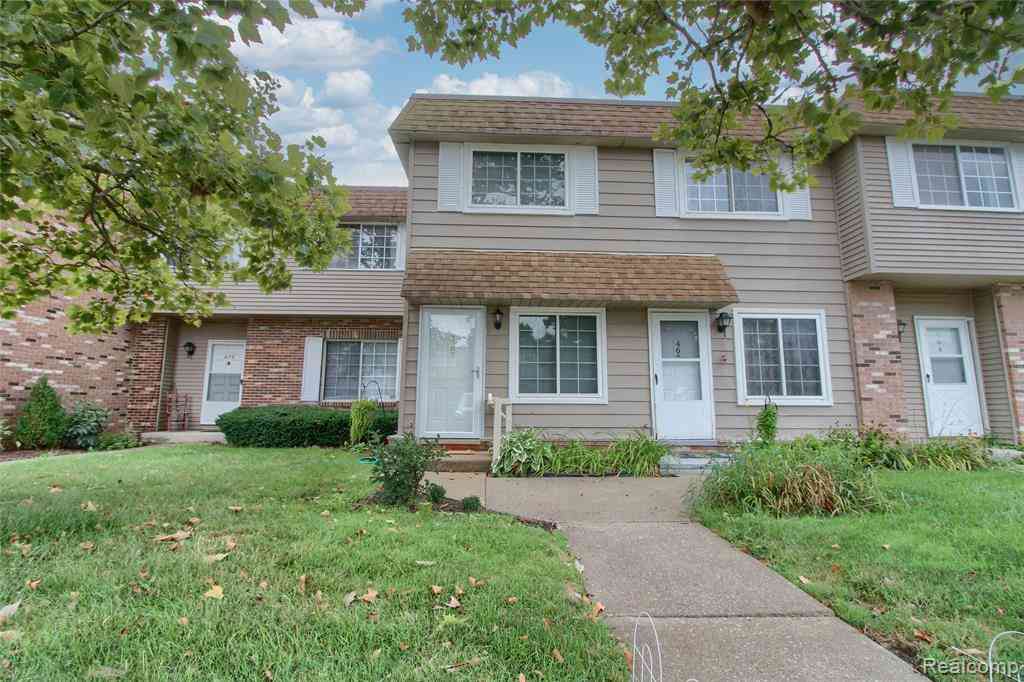 Condo For Sale - 468 Riverbend Drive <br/> Milan, MI 48160