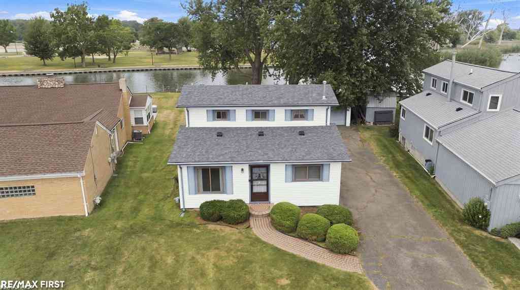 Homes For Sale - 38127 Huron Pointe Drive Drive <br/> Macomb County, Harrison Township, MI 48045