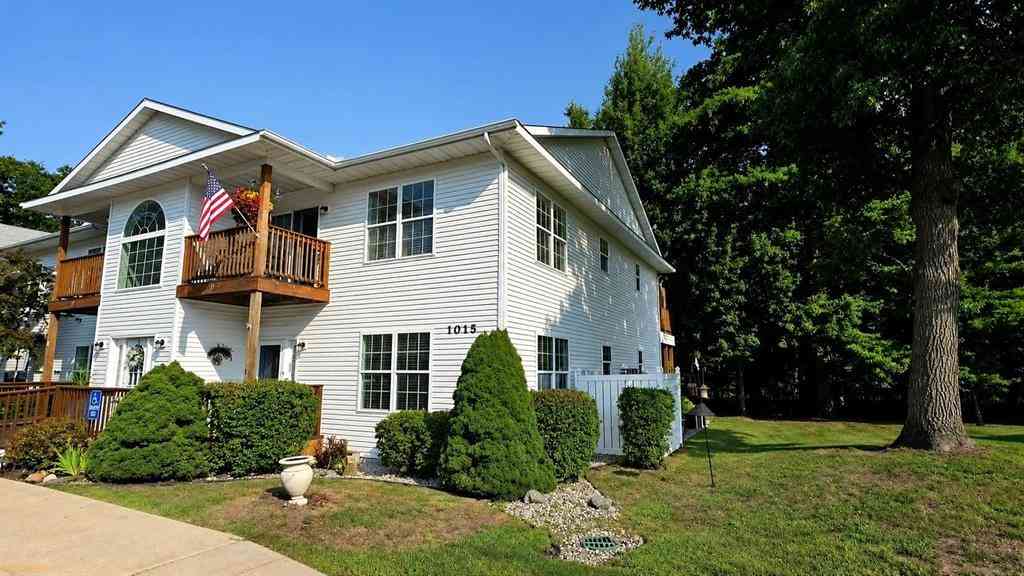 Condo For Sale - 1015 E Lincoln  <br/> East Tawas, MI 48730