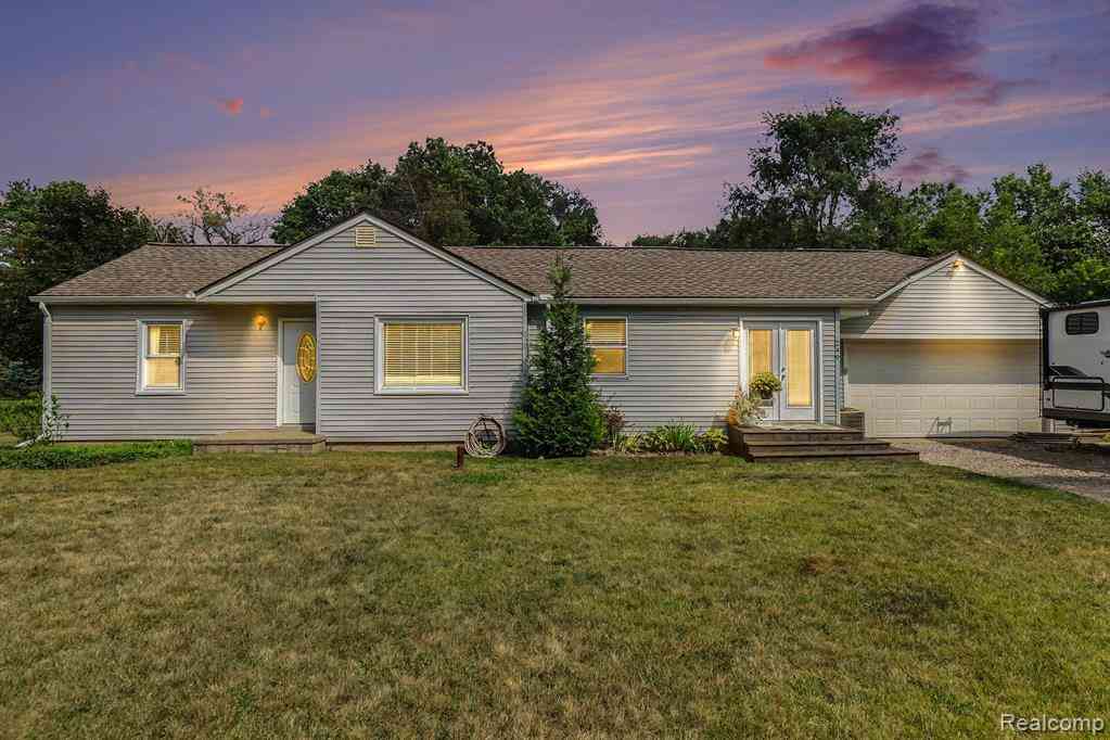 Homes For Sale - 249 S Coats Road <br/> Oxford, MI 48371
