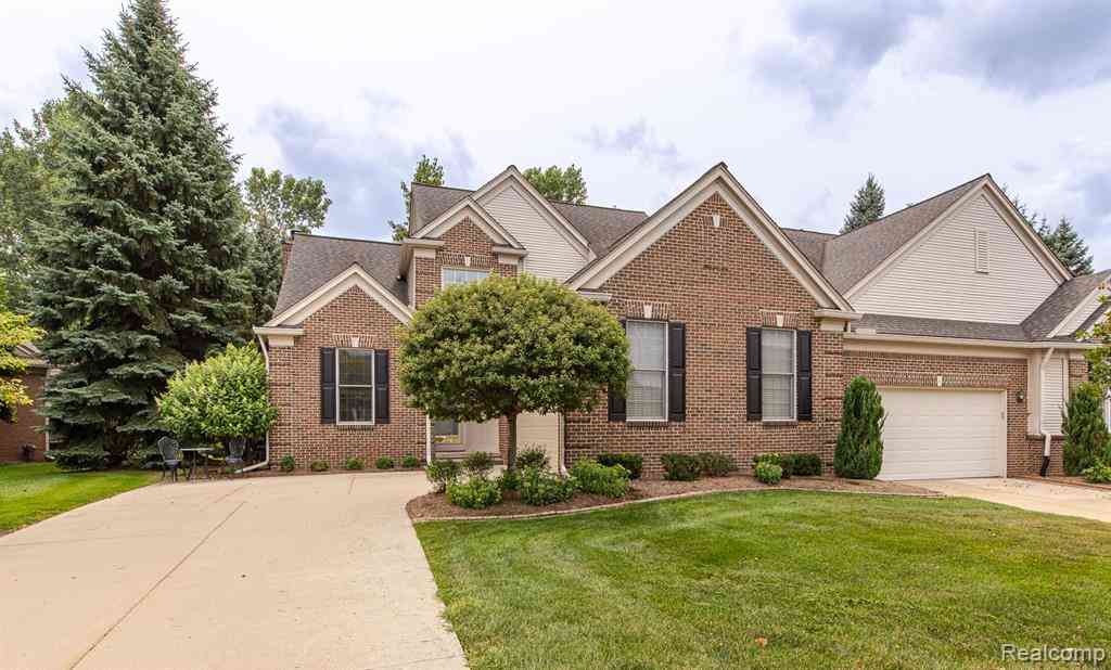 Condo For Sale - 1313 Rock Valley Drive <br/> Rochester, MI 48307