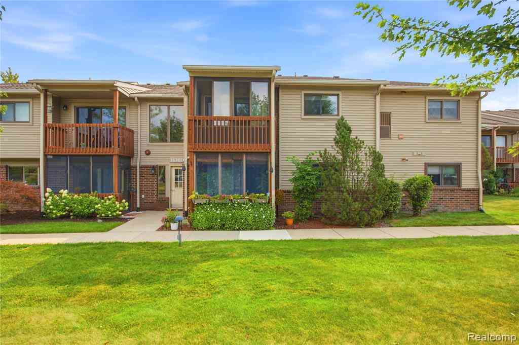 Condo For Sale - 10193 Nancys Boulevard  #76<br/> Grosse Ile, MI 48138
