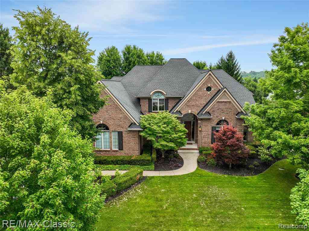 Homes For Sale - 18133 Mission Point <br/> Northville, MI 48168
