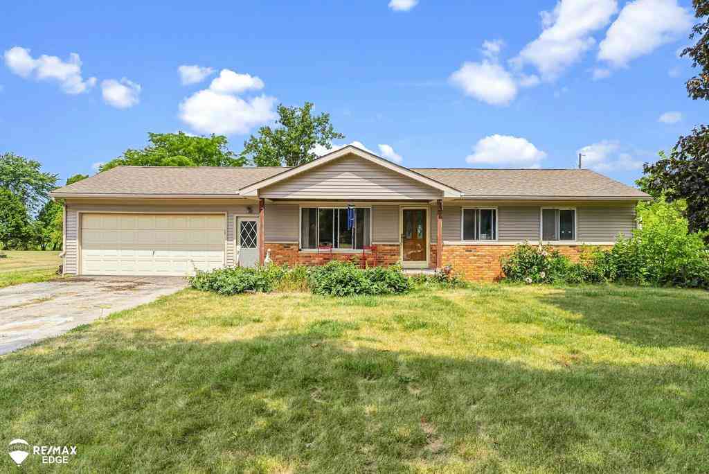 Homes For Sale - 7353 E Maple Avenue <br/> Grand Blanc, MI 48439