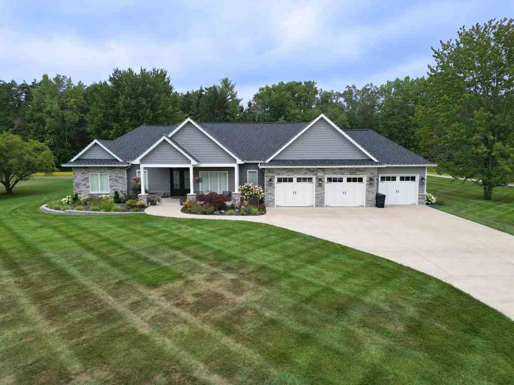 Homes For Sale - 1860 S Beyer Road <br/> Saginaw, MI 48601