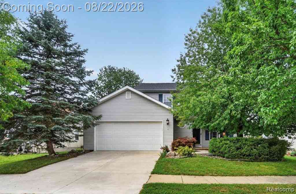 Homes For Sale - 735 Pinegate Drive <br/> Fowlerville, MI 48836