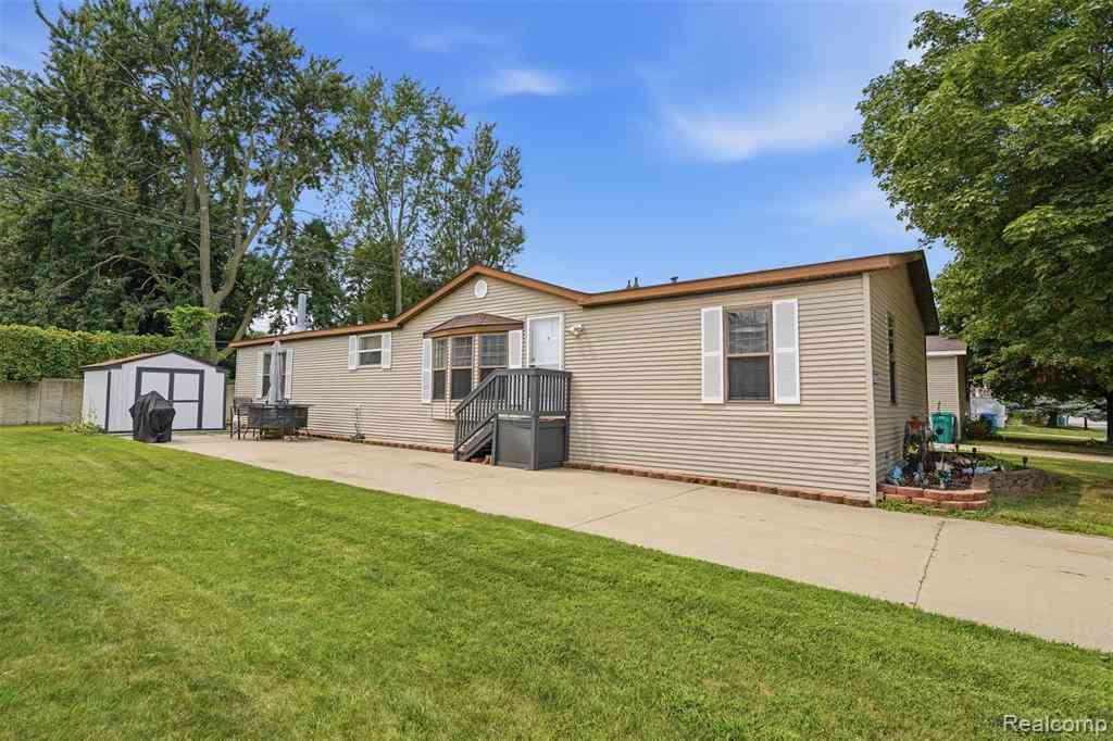 Homes For Sale - 23338 Arlington Drive <br/> Clinton Township, MI 48036