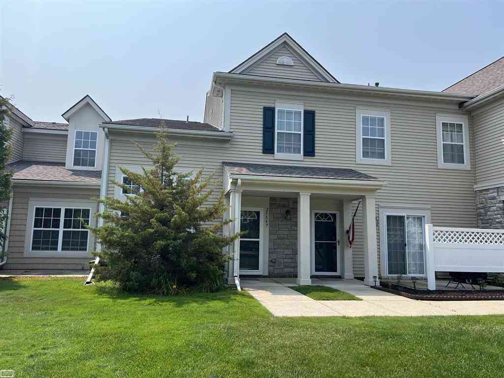 Condo For Sale - 25849 Maritime Circle <br/> Macomb County, Harrison Township, MI 48045
