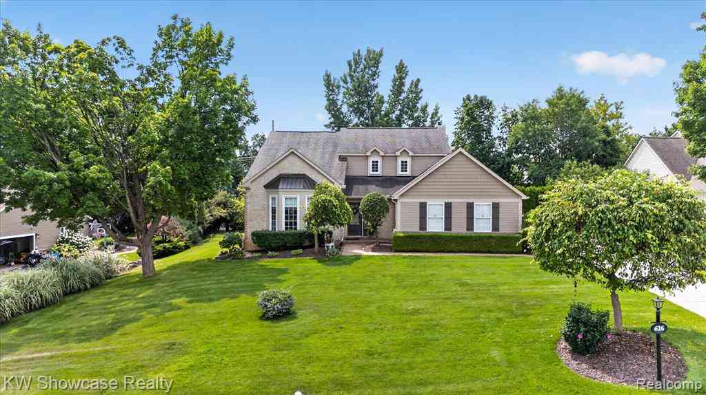 Homes For Sale - 626 River Oaks Drive <br/> Milford, MI 48381