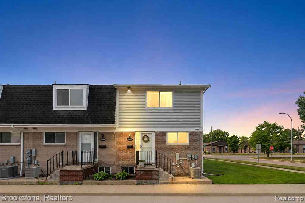 Condo For Sale - 16092 W 11 Mile Road <br/> Oakland County, Southfield, MI 48076