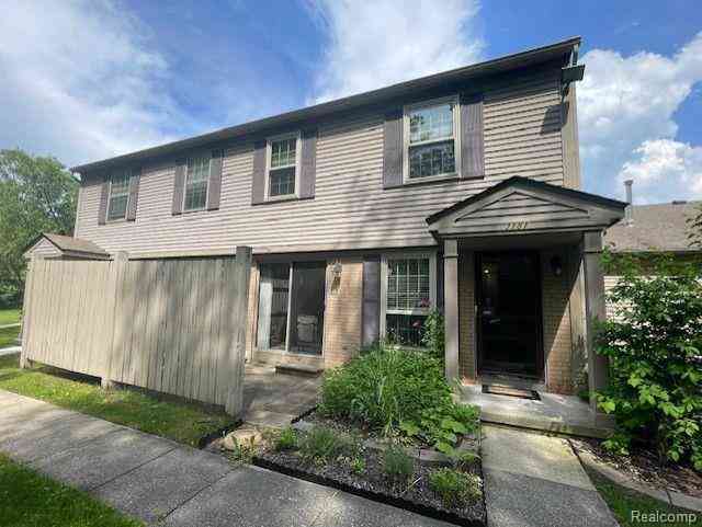 Condo For Sale - 3181 Hidden Ridge Drive <br/> Waterford, MI 48328