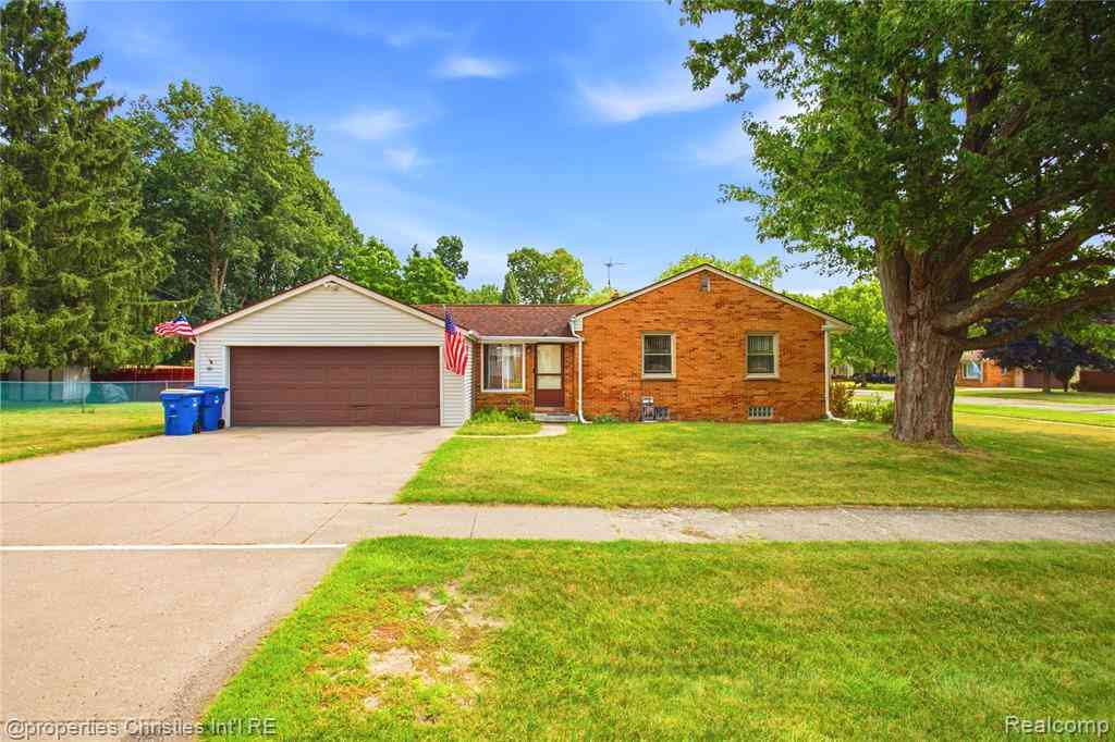 Homes For Sale - 4040 Baybrook Drive <br/> Waterford, MI 48329
