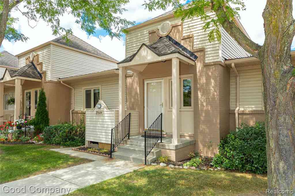 Condo For Sale - 29684 Olympia Court <br/> Farmington Hills, MI 48336