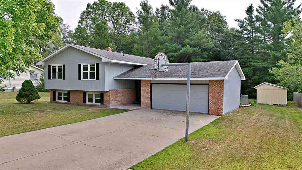 Homes For Sale - 8133 Cherry Lane <br/> Cadillac, MI 49601