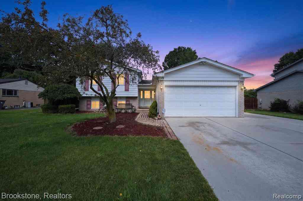 Homes For Sale - 39795 Waldorf Drive <br/> Clinton Township, MI 48038