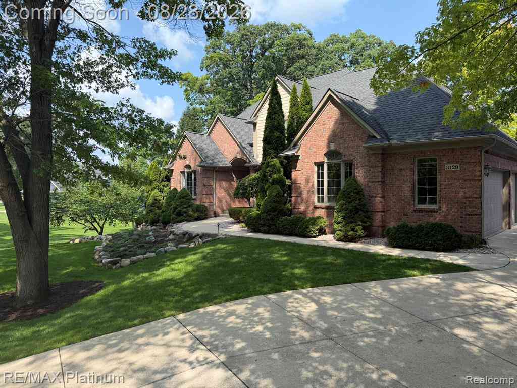 Homes For Sale - 3129 Sand Pebble Cove Drive <br/> Pinckney, MI 48169