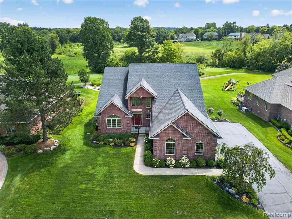 Homes For Sale - 3747 Honors Way <br/> Howell, MI 48843