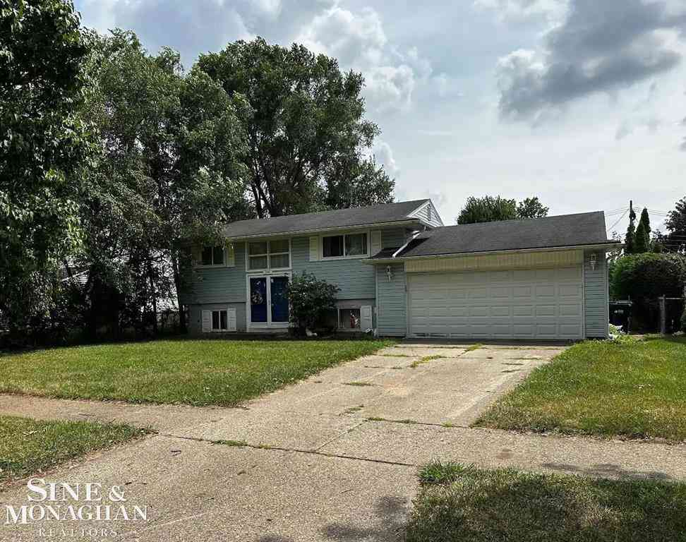 Homes For Sale - 8476 Doncaster Drive <br/> Macomb County, Sterling Heights, MI 48312