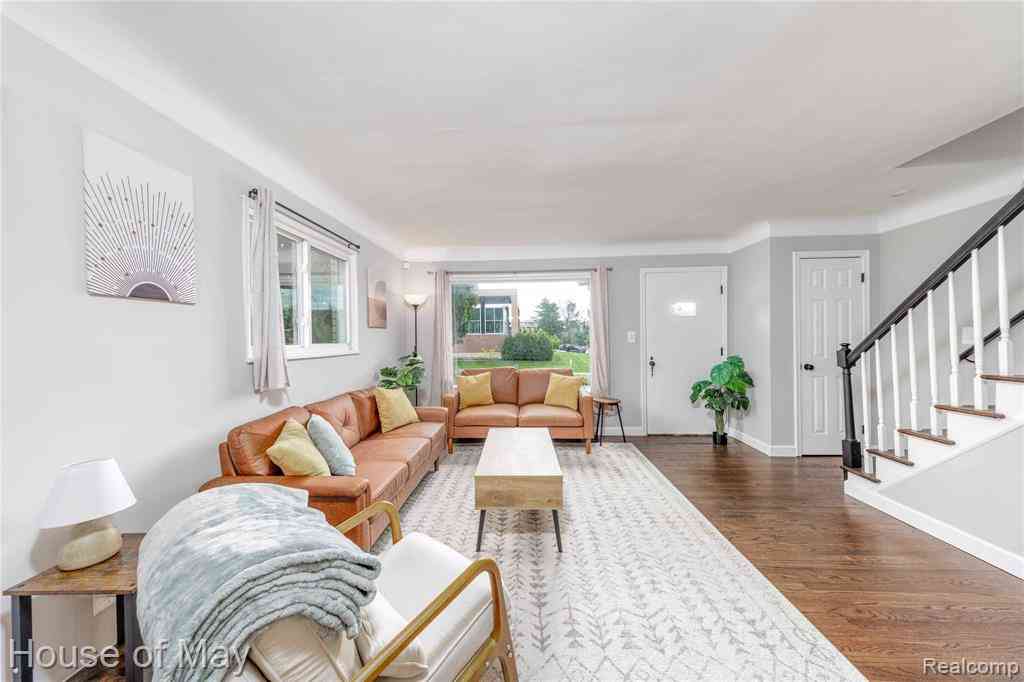 Condo For Sale - 2099 E Maple Road <br/> Oakland County, Birmingham, MI 48009