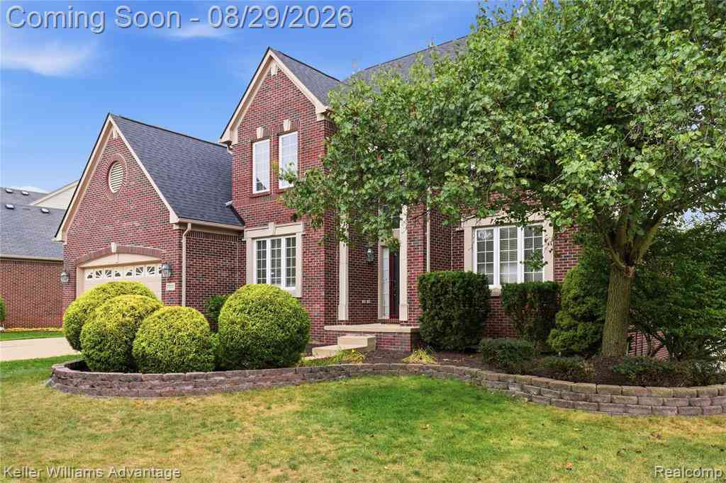 Homes For Sale - 17012 Algonquin Drive <br/> Northville, MI 48168