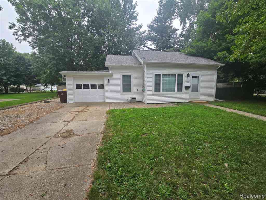 Homes For Sale - 402 E Buchanan Street <br/> Saint Johns, MI 48879
