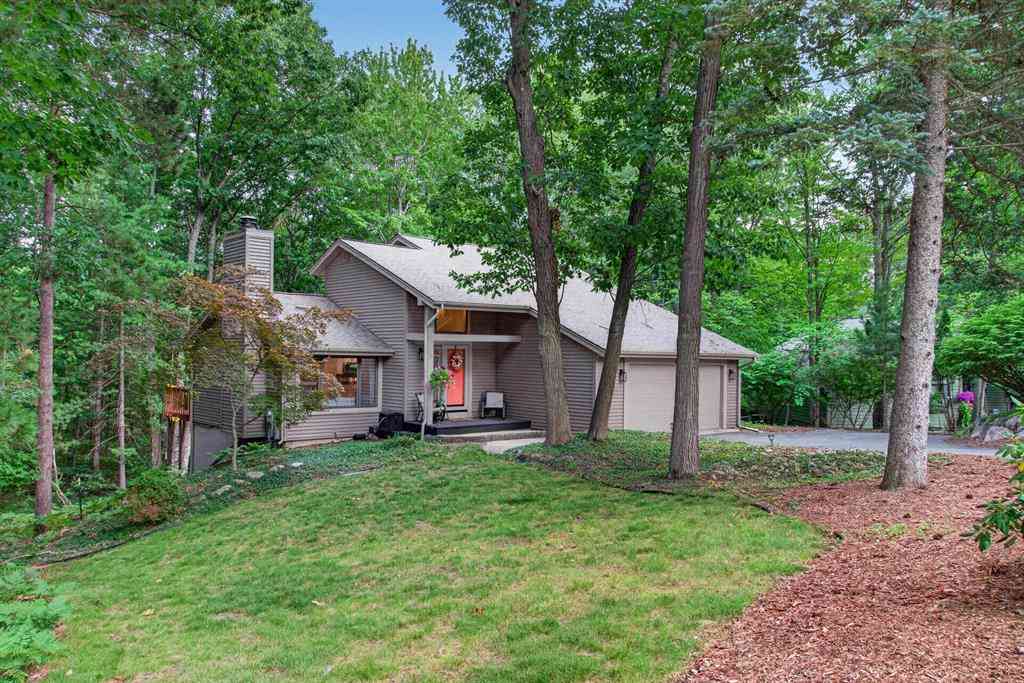 Homes For Sale - 3552 Lookout Point <br/> Traverse City, MI 49686
