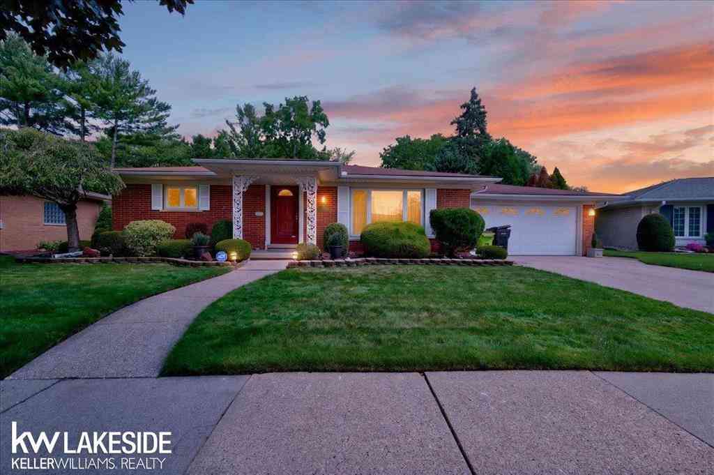 Homes For Sale - 19427 Candlelight Drive <br/> Macomb County, Roseville, MI 48066