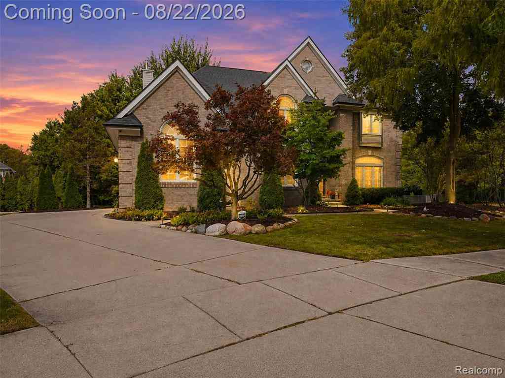 Homes For Sale - 22099 Barclay Court <br/> Novi, MI 48374