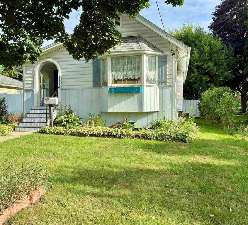 Homes For Sale - 1620 W Main Street <br/> Owosso, MI 48867