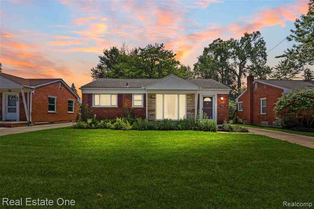 Homes For Sale - 2601 Woodside Street <br/> Wayne County, Dearborn, MI 48124