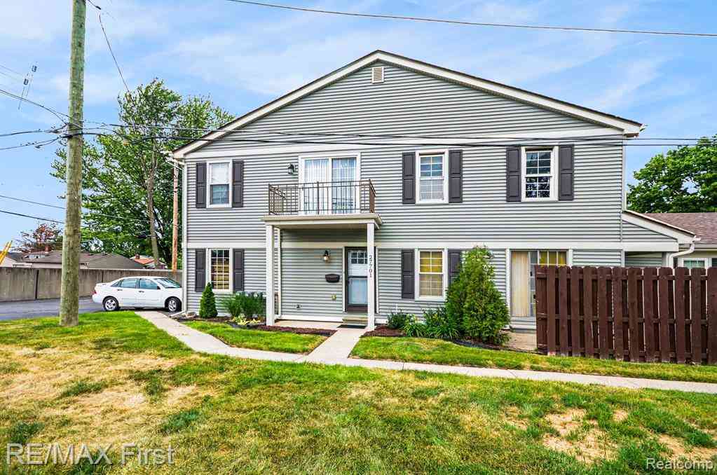 Condo For Sale - 27701 Roy Street <br/> Saint Clair Shores, MI 48081