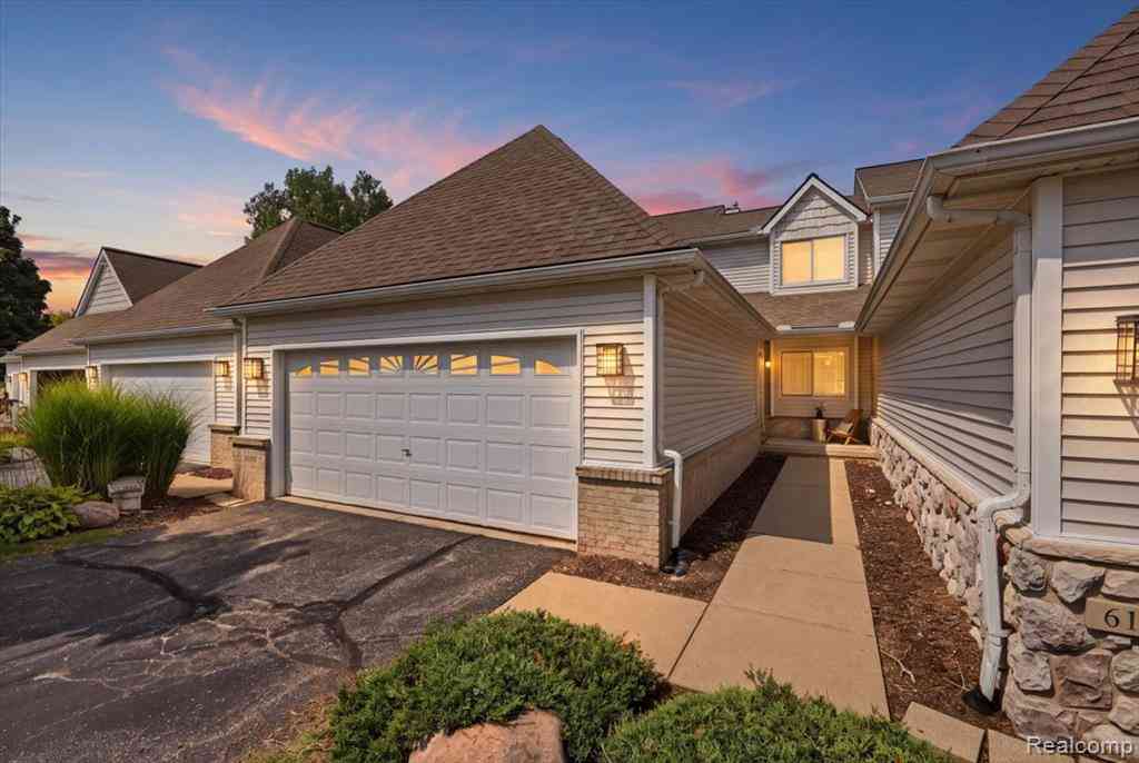 Condo For Sale - 61016 Evergreen Court <br/> South Lyon, MI 48178
