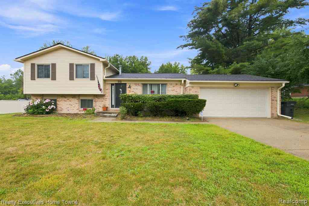 Homes For Sale - 32 S Eastway Drive <br/> Pontiac, MI 48342