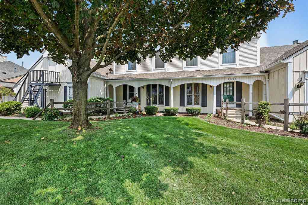Condo For Sale - 33362 Jefferson Avenue <br/> Saint Clair Shores, MI 48082