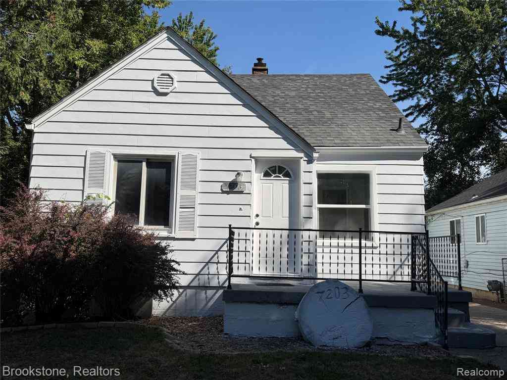 Homes For Sale - 7203 Orchard Avenue <br/> Warren, MI 48091
