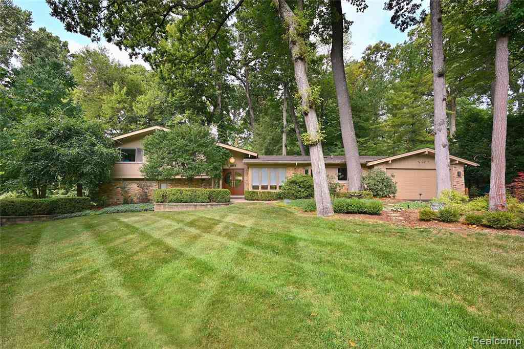Homes For Sale - 4780 Pickering Road <br/> Bloomfield Hills, MI 48301