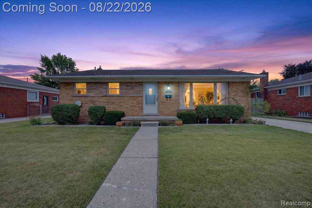 Homes For Sale - 8966 Shannon Drive <br/> Macomb County, Sterling Heights, MI 48314