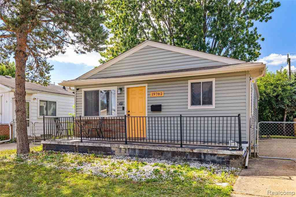 Homes For Sale - 19782 Woodward Street <br/> Clinton Township, MI 48035