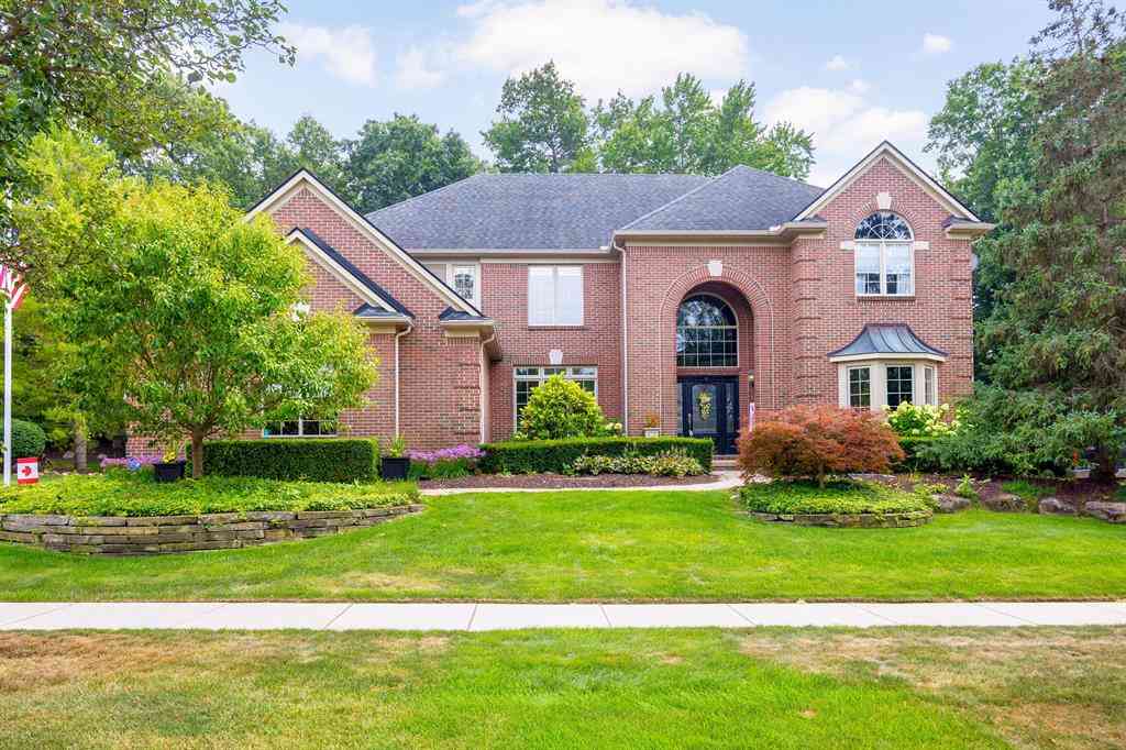 Homes For Sale - 2280 Ivy Hill Drive <br/> Commerce Twp, MI 48382
