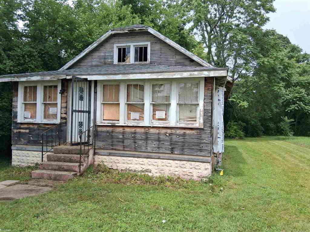 Homes For Sale - 1177 Highland Avenue <br/> Berrien County, Benton Harbor, MI 49022
