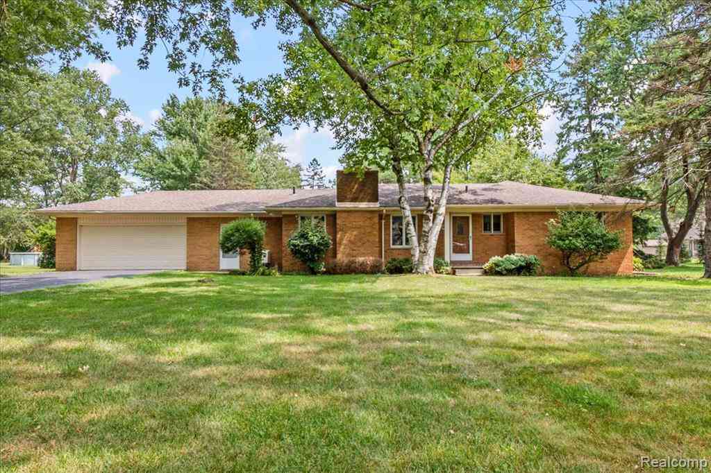 Homes For Sale - 5860 Wright Drive <br/> Troy, MI 48098