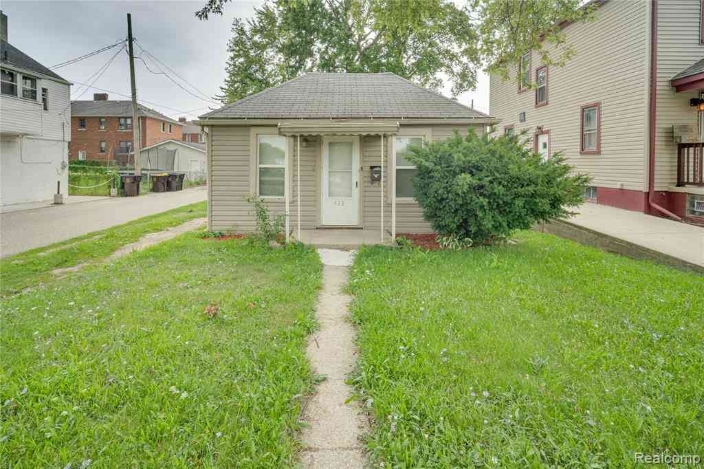 Homes For Sale - 433 Atwood Street <br/> Wayne County, Trenton, MI 48183